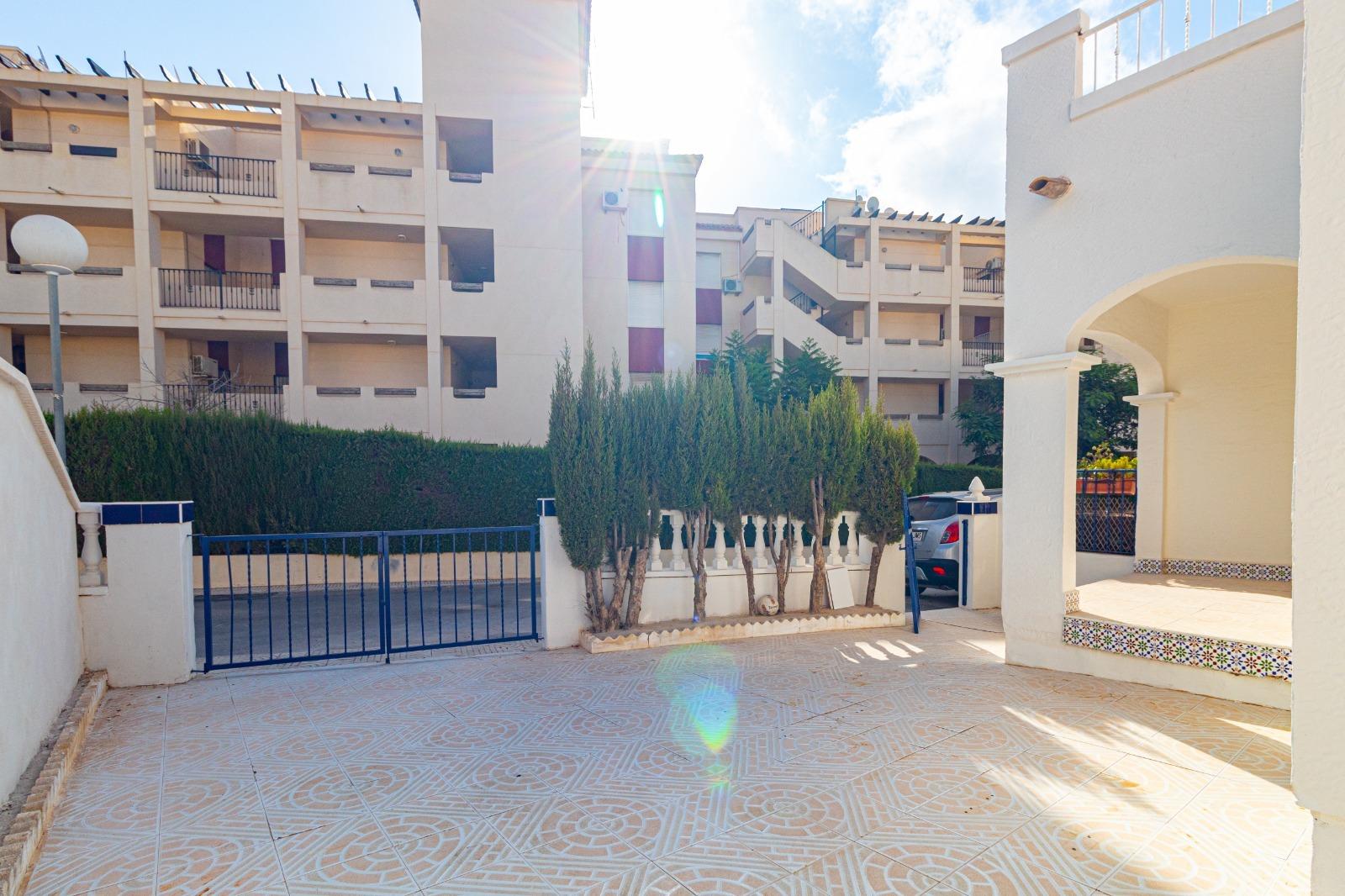 CASA ADOSADA DE 3 habitaciones CON SOLARIUM PRIVADO | LA FLO - foto 2