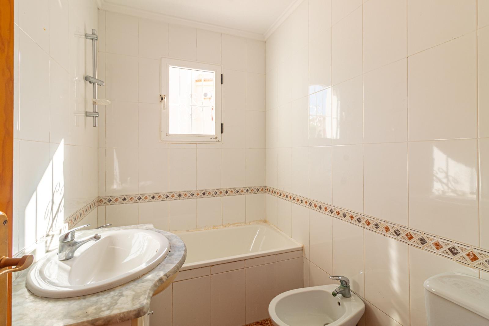 CASA ADOSADA DE 3 habitaciones CON SOLARIUM PRIVADO | LA FLO - foto 17