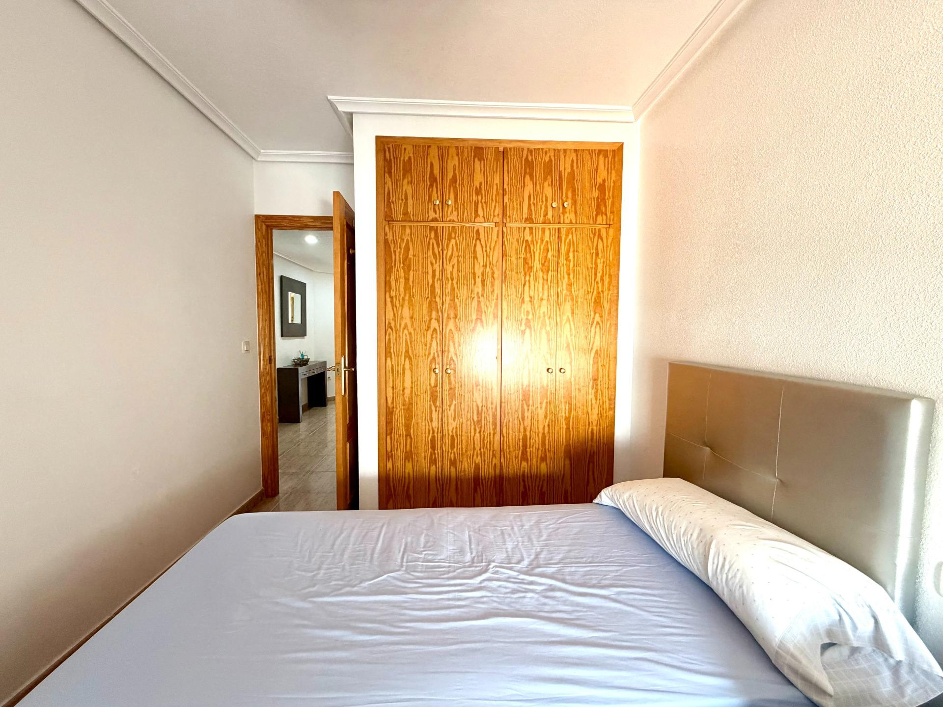 Amplio apartamento en alquiler a solo 250 metros de la Playa - foto 11