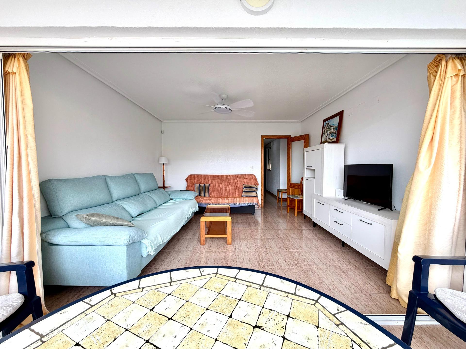 Amplio apartamento en alquiler a solo 250 metros de la Playa - foto 4
