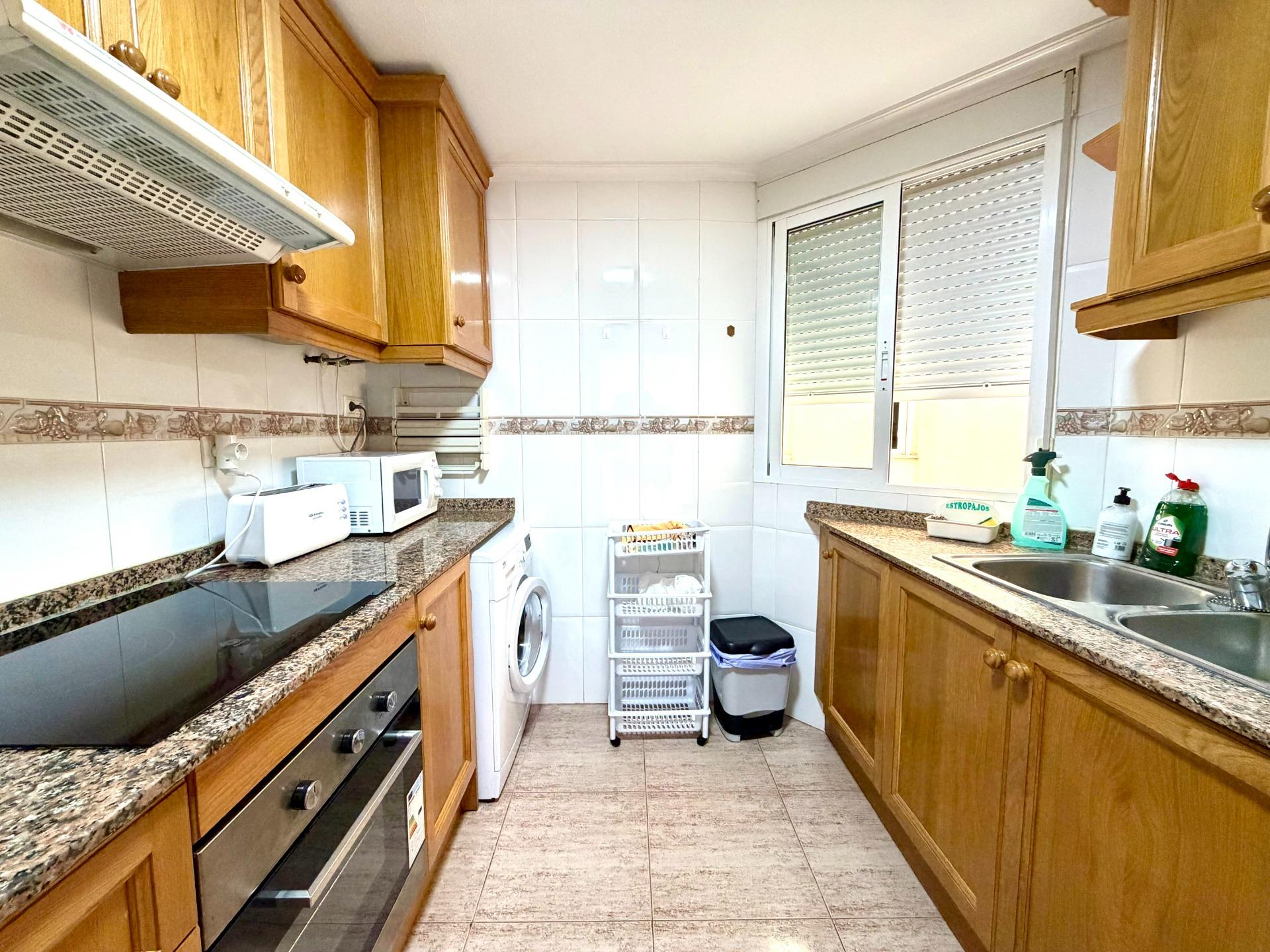 Amplio apartamento en alquiler a solo 250 metros de la Playa - foto 5