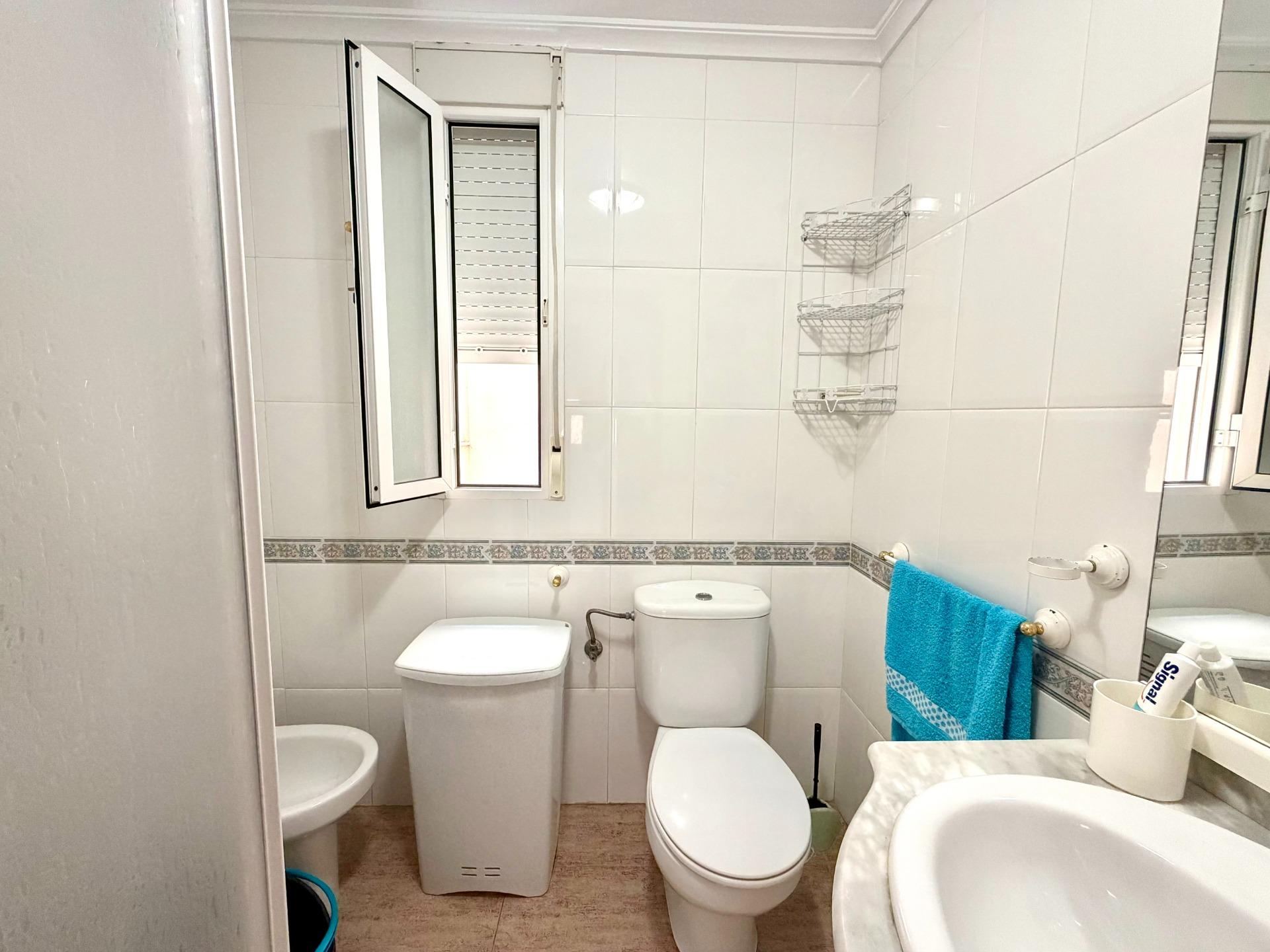 Amplio apartamento en alquiler a solo 250 metros de la Playa - foto 7