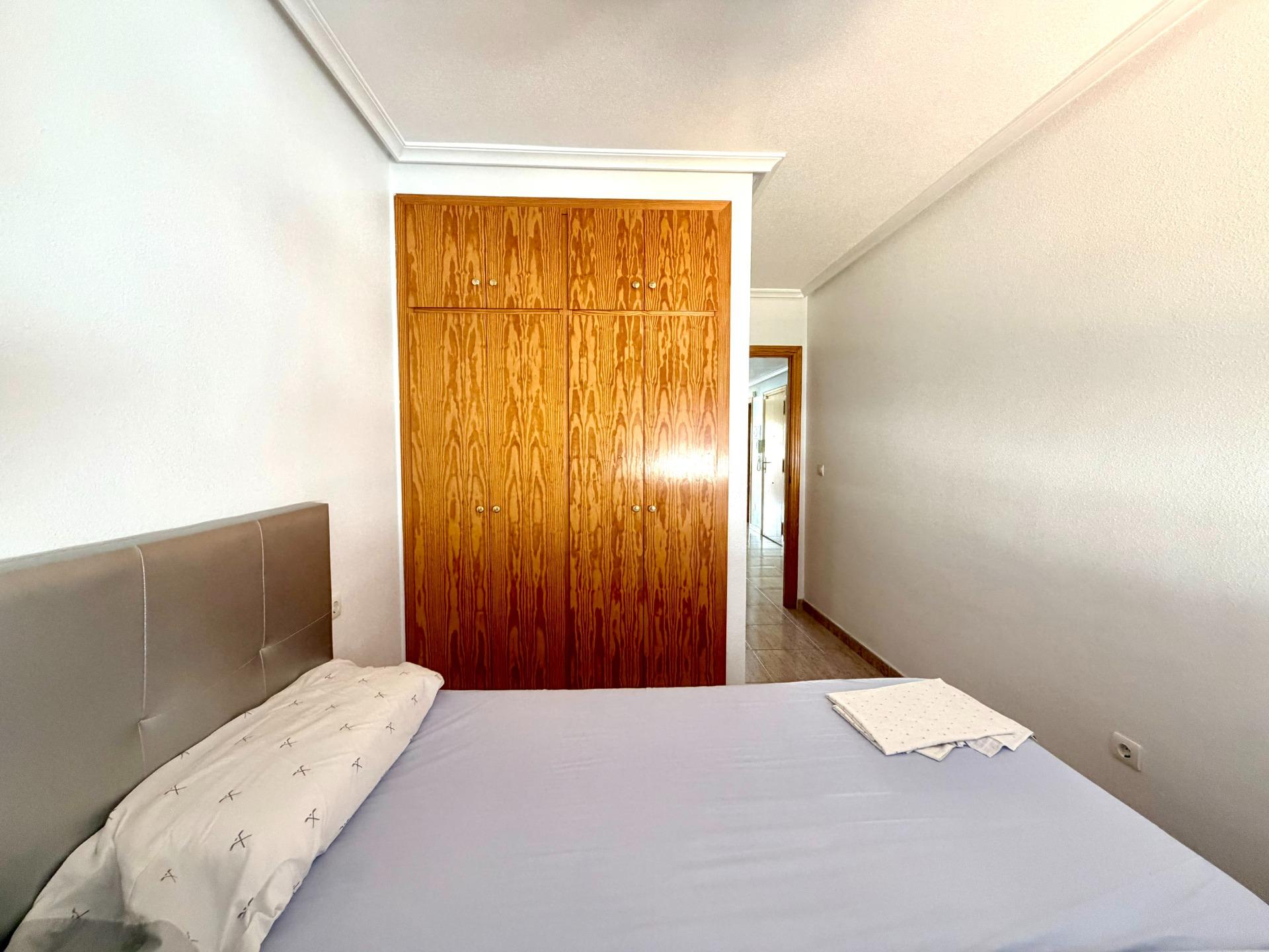 Amplio apartamento en alquiler a solo 250 metros de la Playa - foto 9