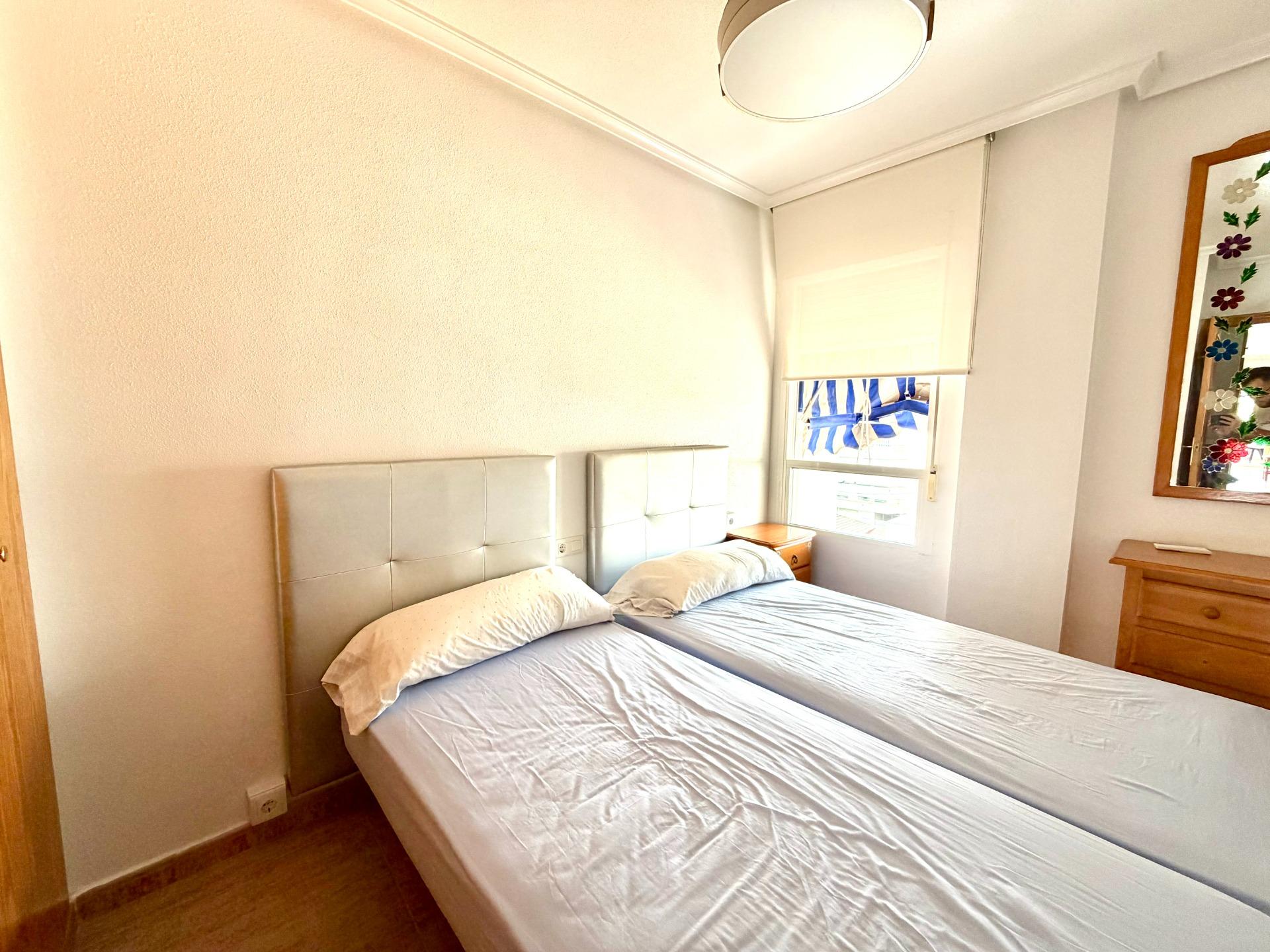Amplio apartamento en alquiler a solo 250 metros de la Playa - foto 10