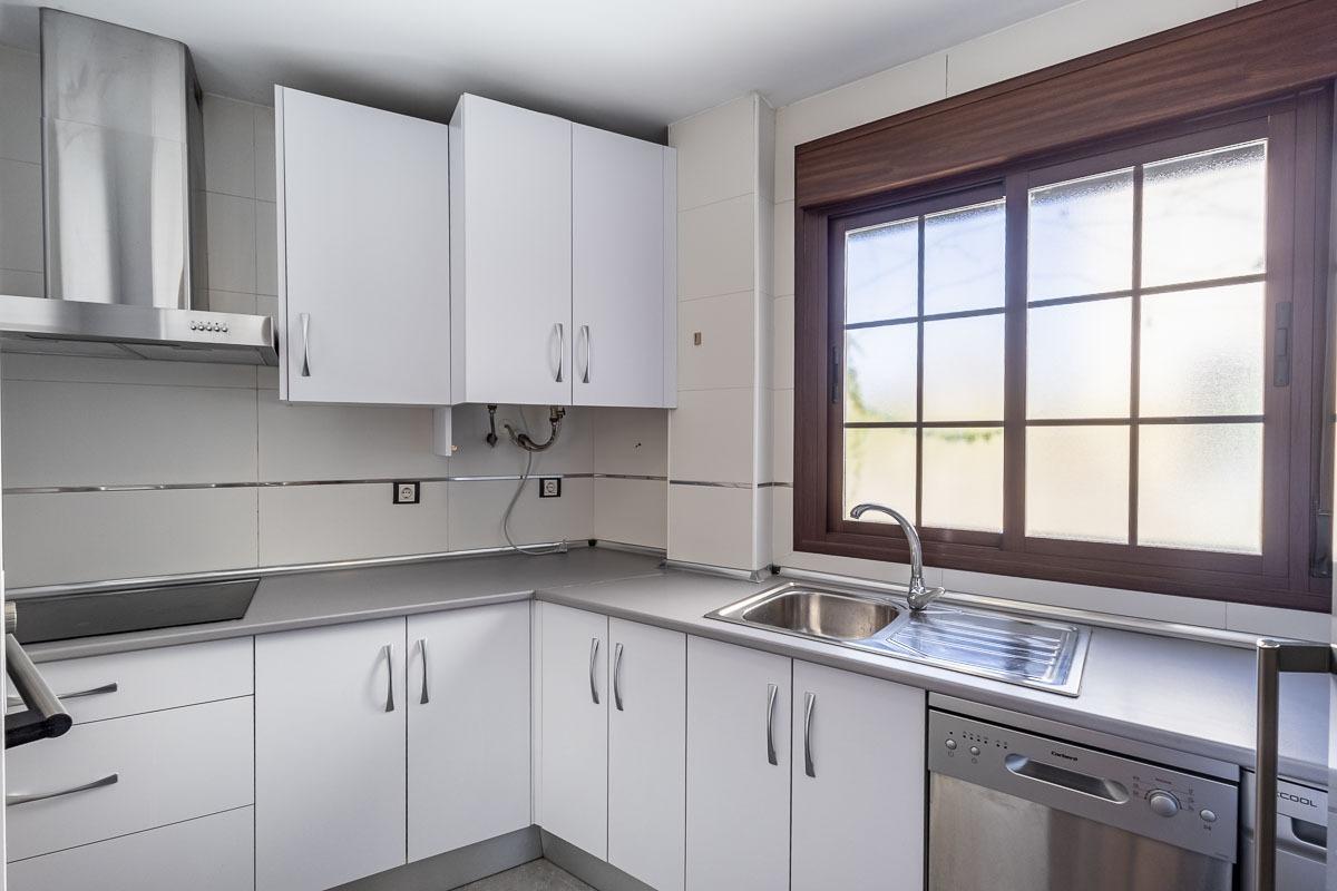 ¡Descubre tu nuevo hogar en La Zubia! ✨ - foto 6