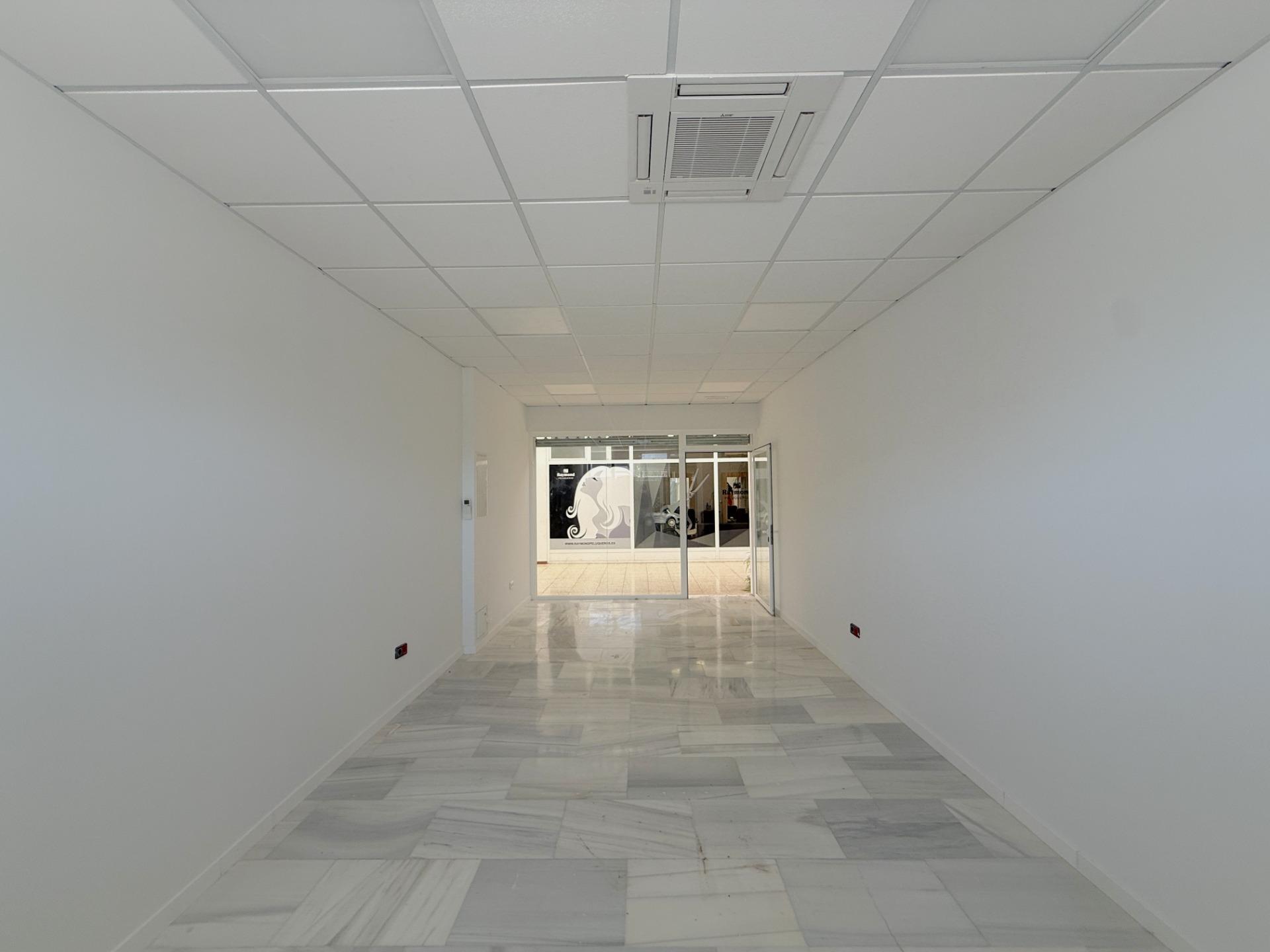 ^**^LOCAL COMERCIAL REFORMADO CON GRAN ESCAPARATE Y MÚLTIPLE - foto 11