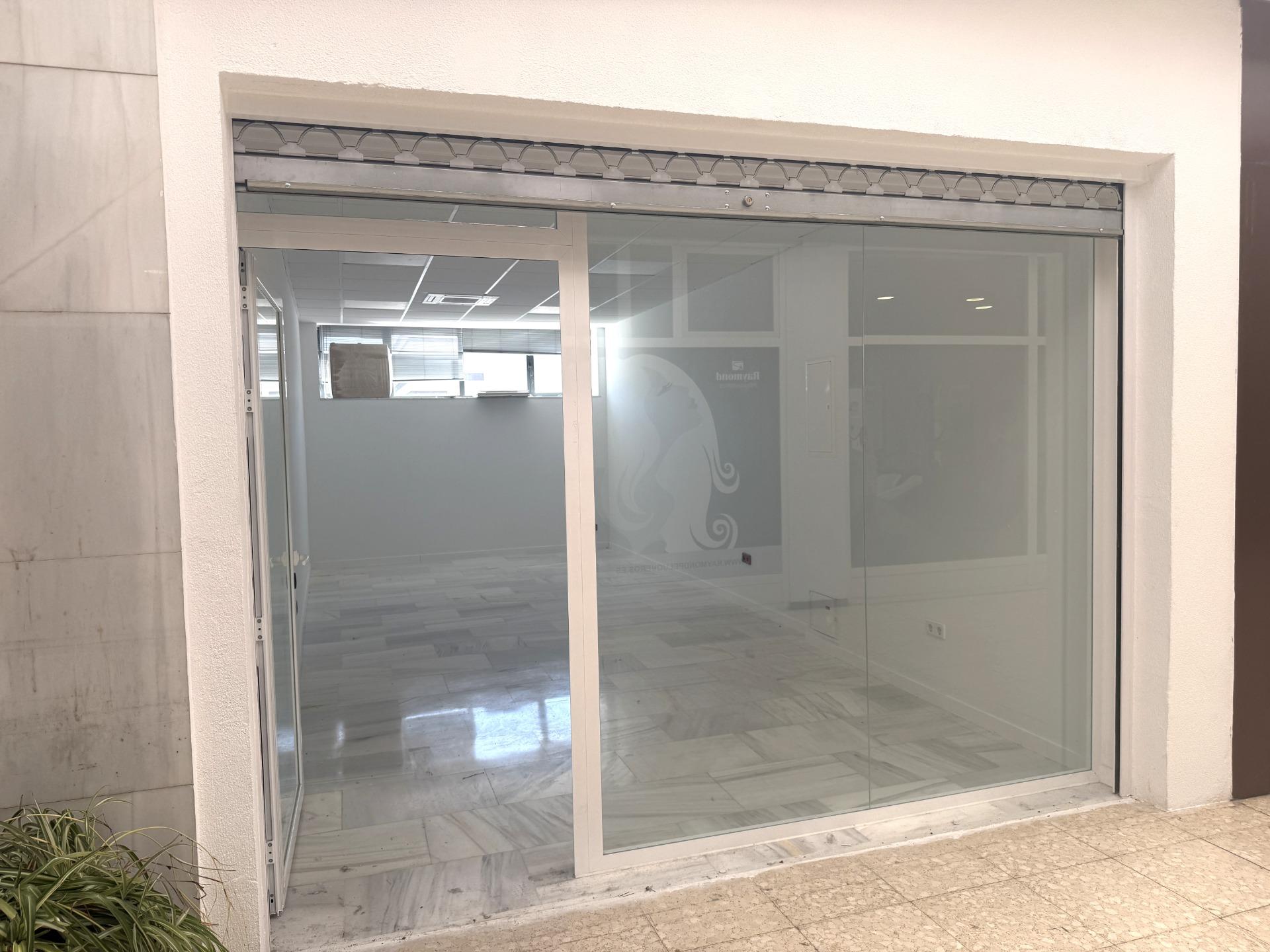 ^**^LOCAL COMERCIAL REFORMADO CON GRAN ESCAPARATE Y MÚLTIPLE - foto 16