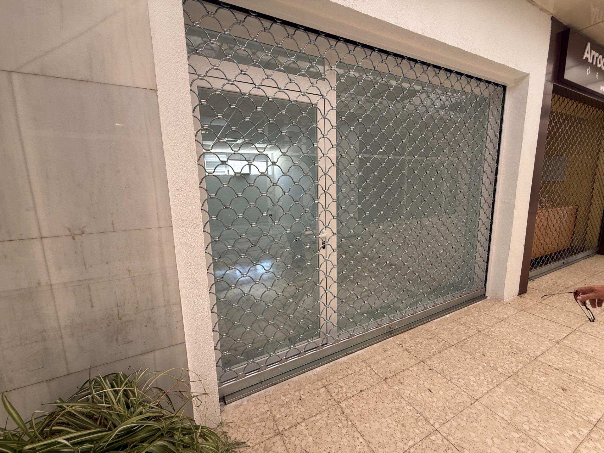 ^**^LOCAL COMERCIAL REFORMADO CON GRAN ESCAPARATE Y MÚLTIPLE - foto 36