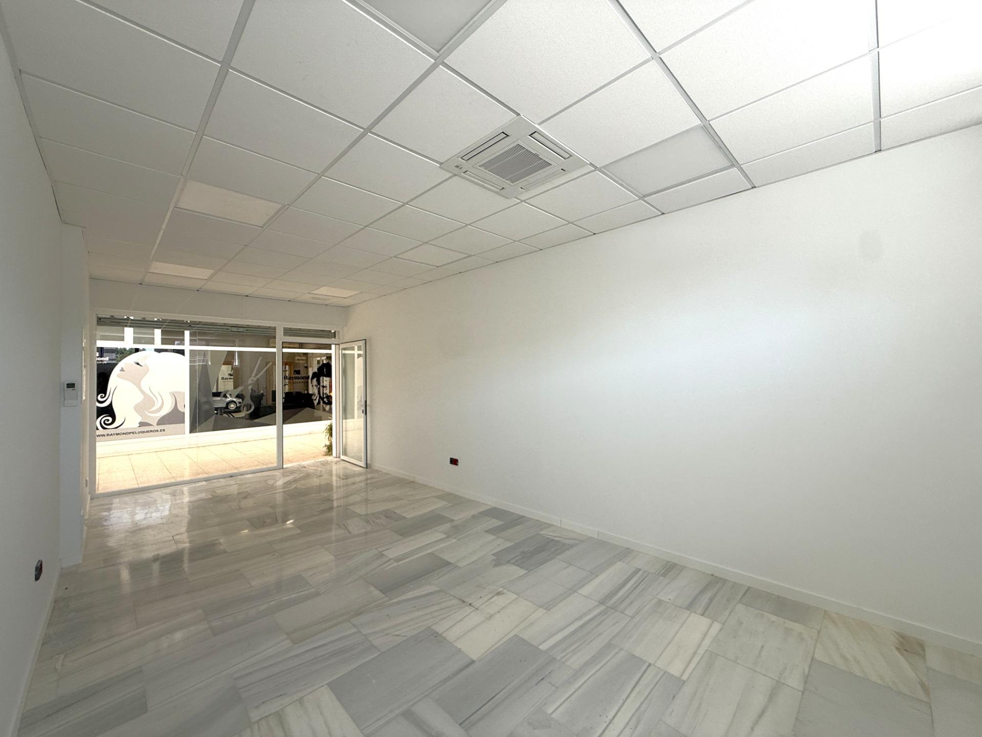 ^**^LOCAL COMERCIAL REFORMADO CON GRAN ESCAPARATE Y MÚLTIPLE - foto 6