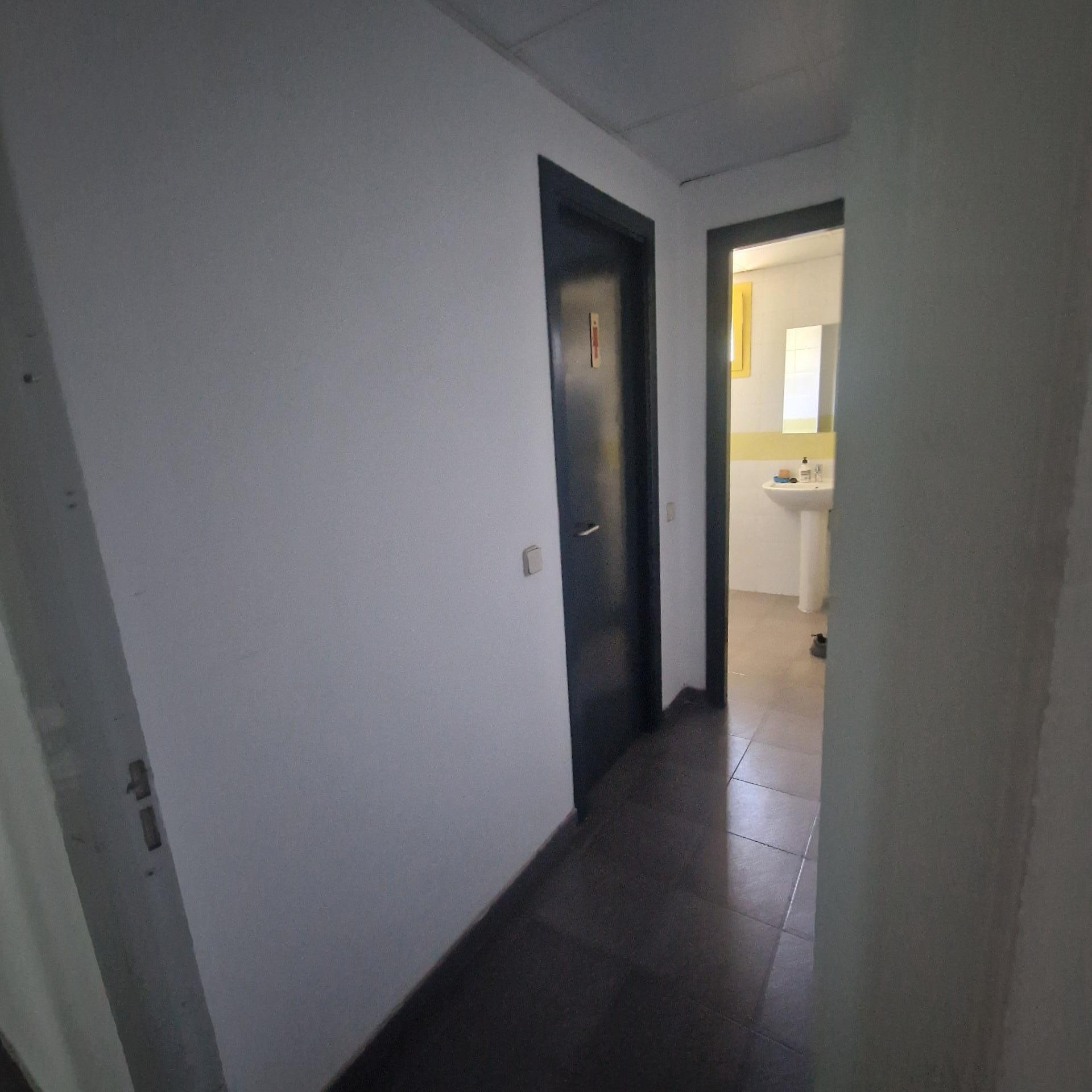 Espléndida Nave Industrial de 700 m2 en Perfecto Estado - foto 12