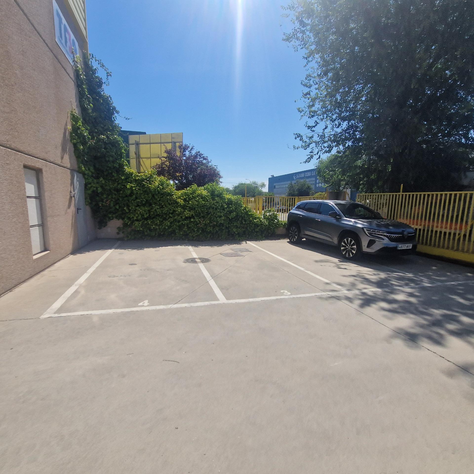 Espléndida Nave Industrial de 700 m2 en Perfecto Estado - foto 19