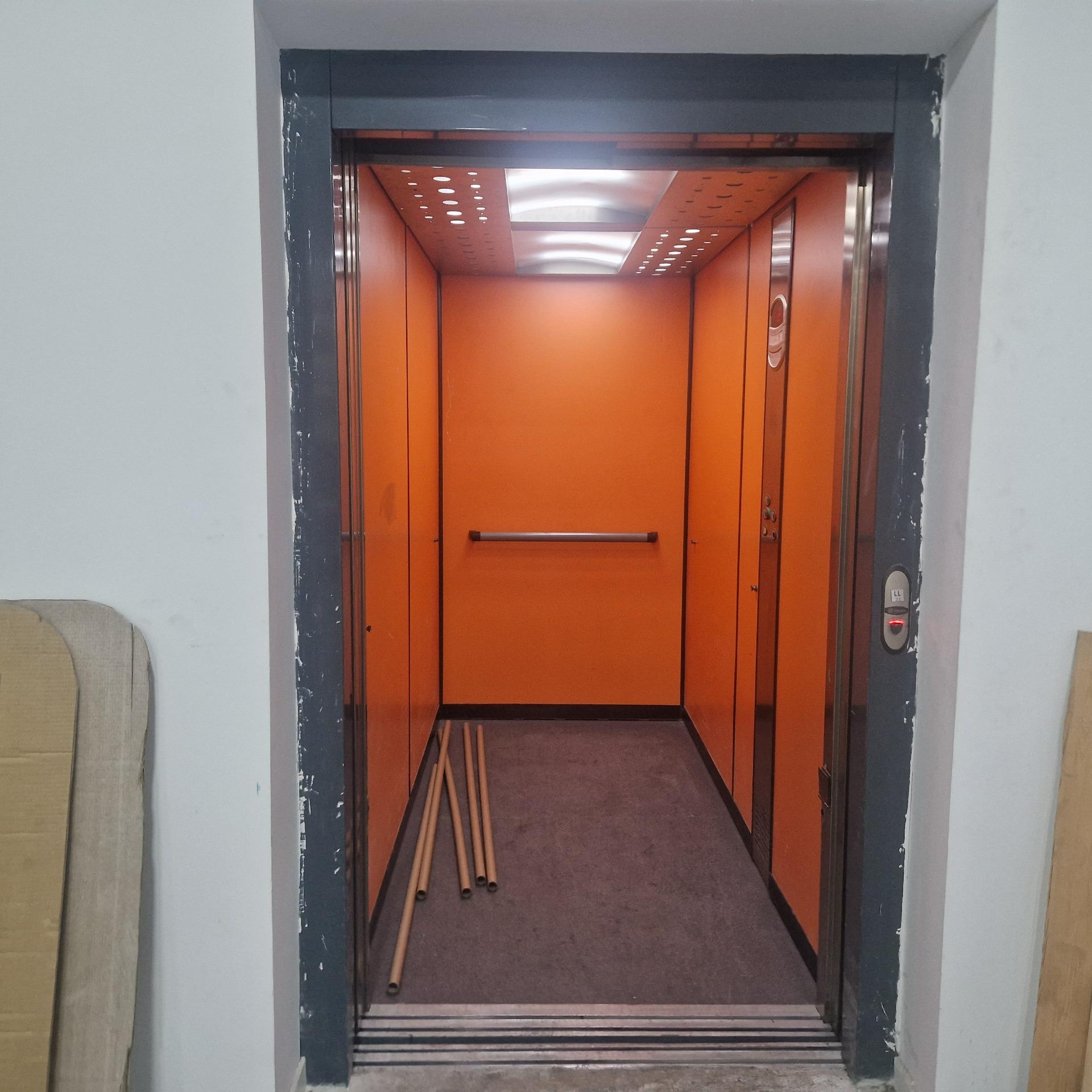Espléndida Nave Industrial de 700 m2 en Perfecto Estado - foto 6