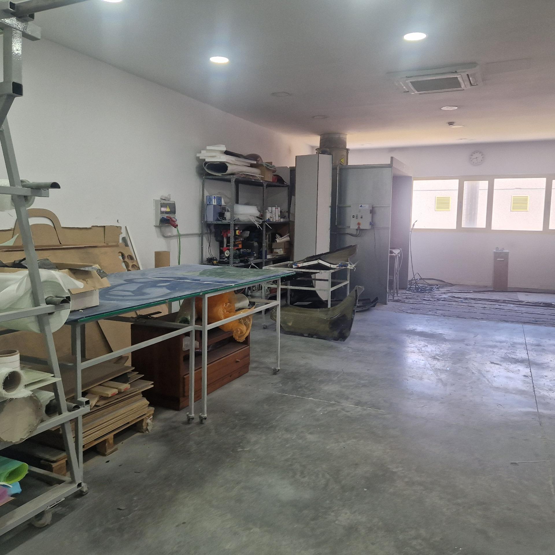 Espléndida Nave Industrial de 700 m2 en Perfecto Estado - foto 7