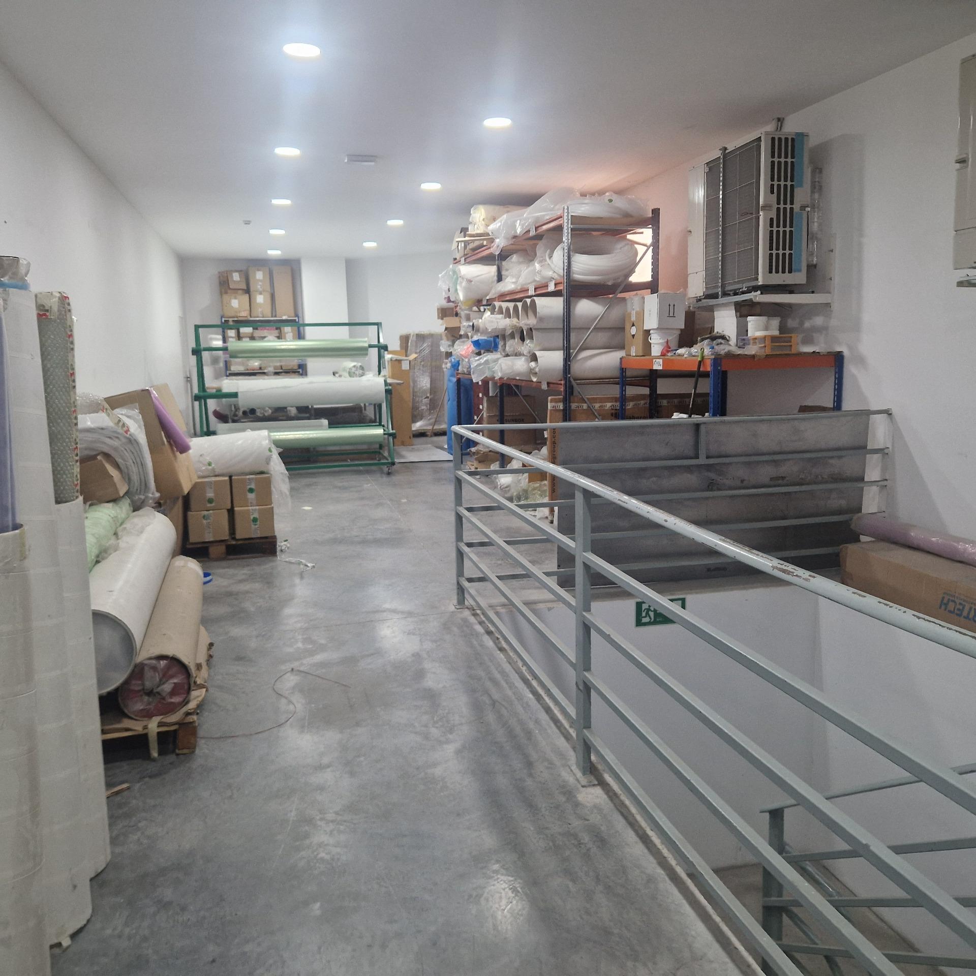 Espléndida Nave Industrial de 700 m2 en Perfecto Estado - foto 10