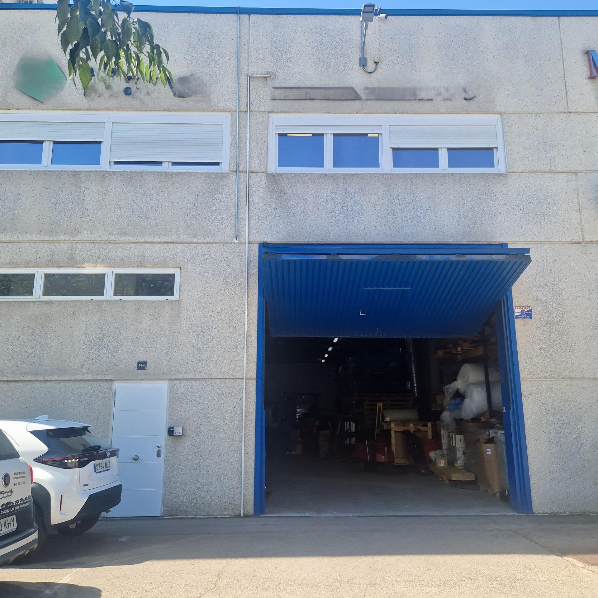 Espléndida Nave Industrial de 700 m2 en Perfecto Estado