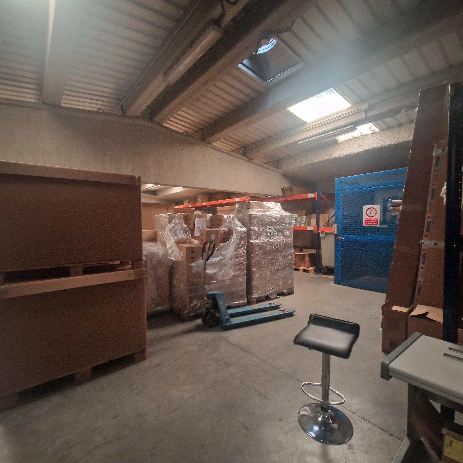 Espléndida Nave Industrial de 700 m2 en Perfecto Estado - foto 12