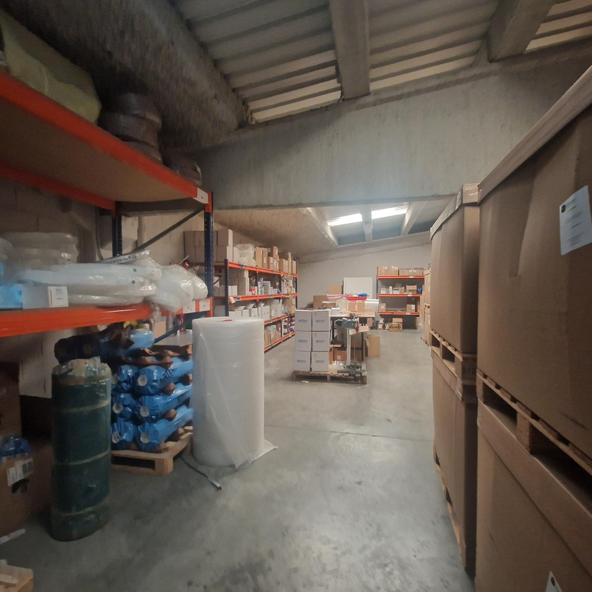 Espléndida Nave Industrial de 700 m2 en Perfecto Estado - foto 13