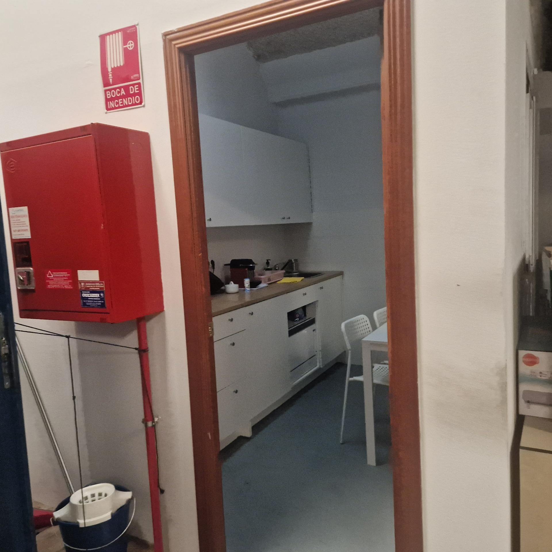 Espléndida Nave Industrial de 700 m2 en Perfecto Estado - foto 15