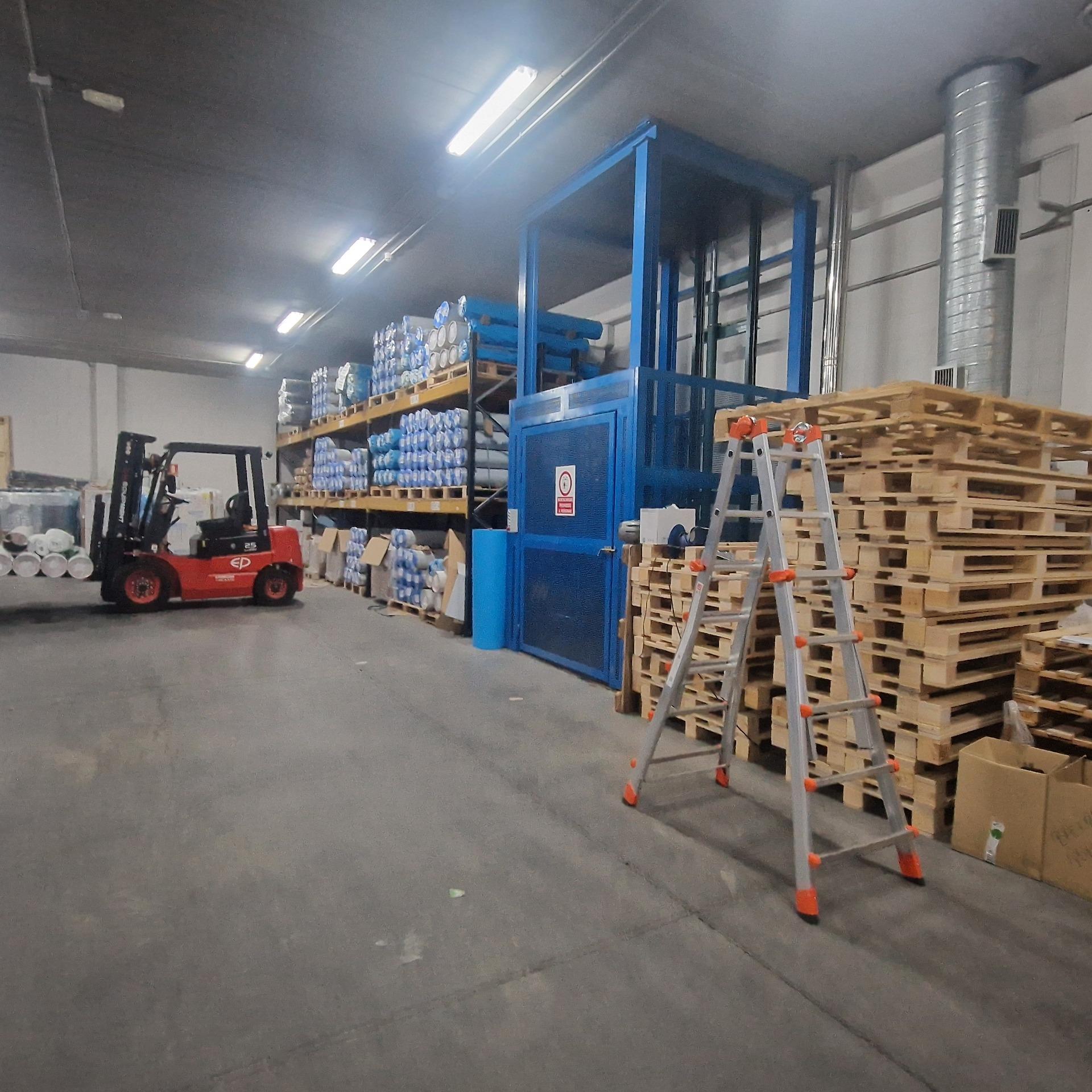 Espléndida Nave Industrial de 700 m2 en Perfecto Estado - foto 4