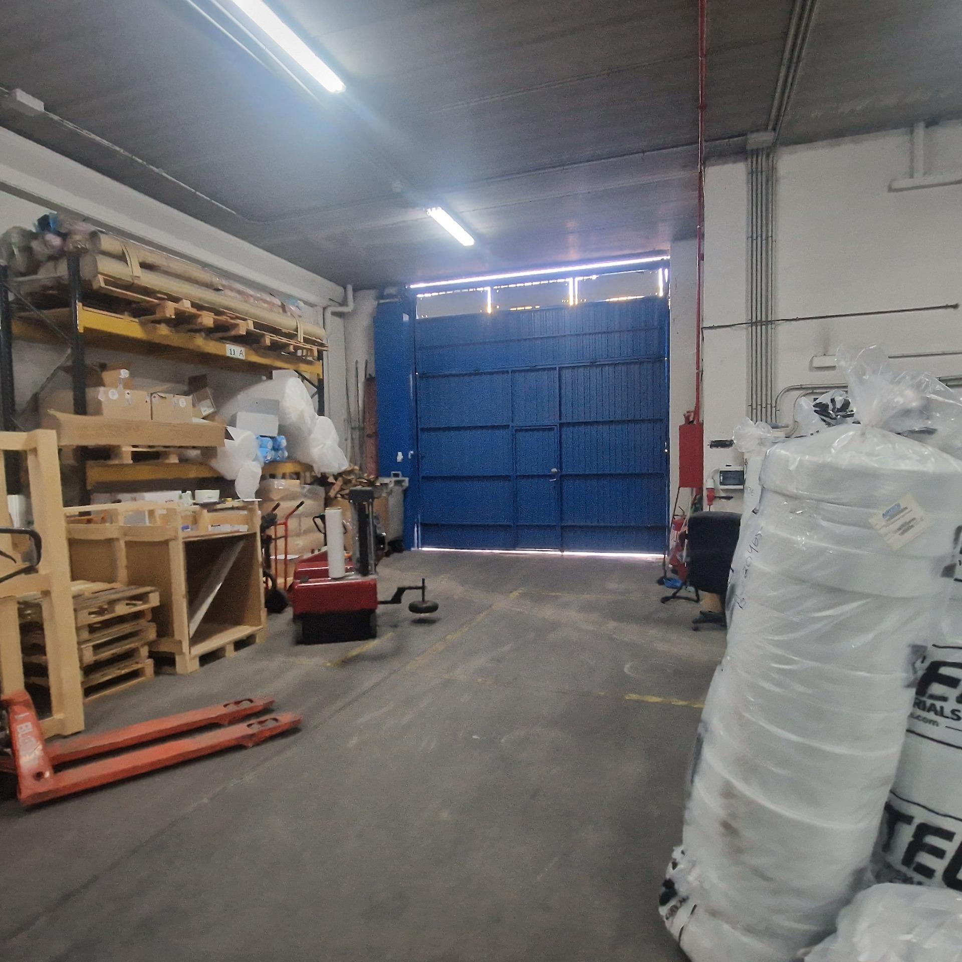 Espléndida Nave Industrial de 700 m2 en Perfecto Estado - foto 5