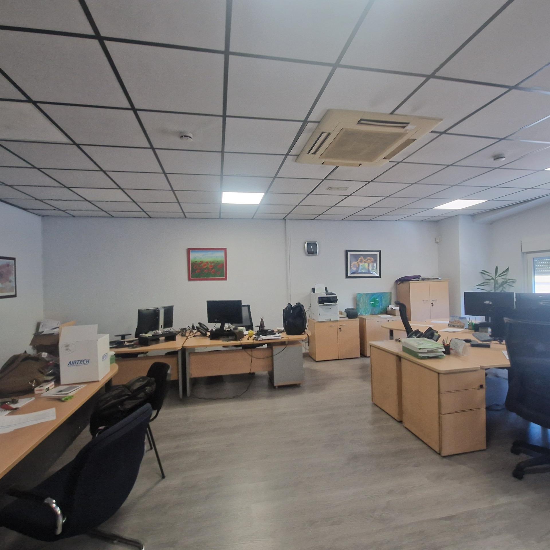 Espléndida Nave Industrial de 700 m2 en Perfecto Estado - foto 8