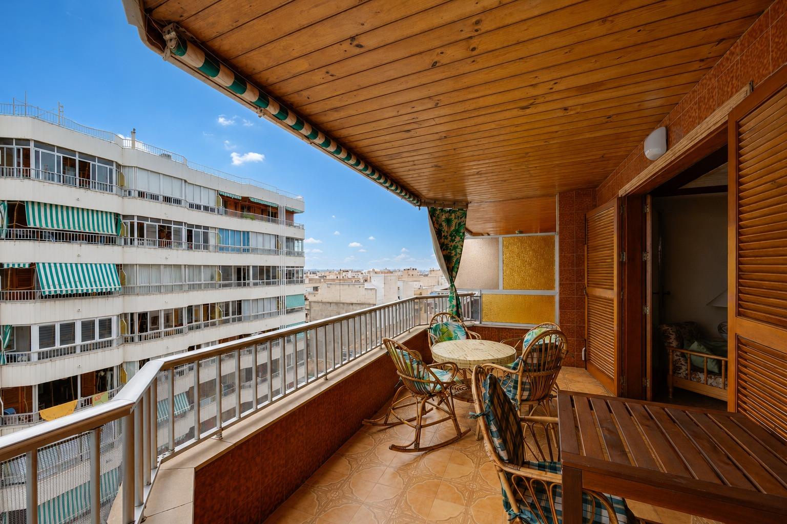 Apartamento en primera línea con vistas frontales al mar en  - foto 2
