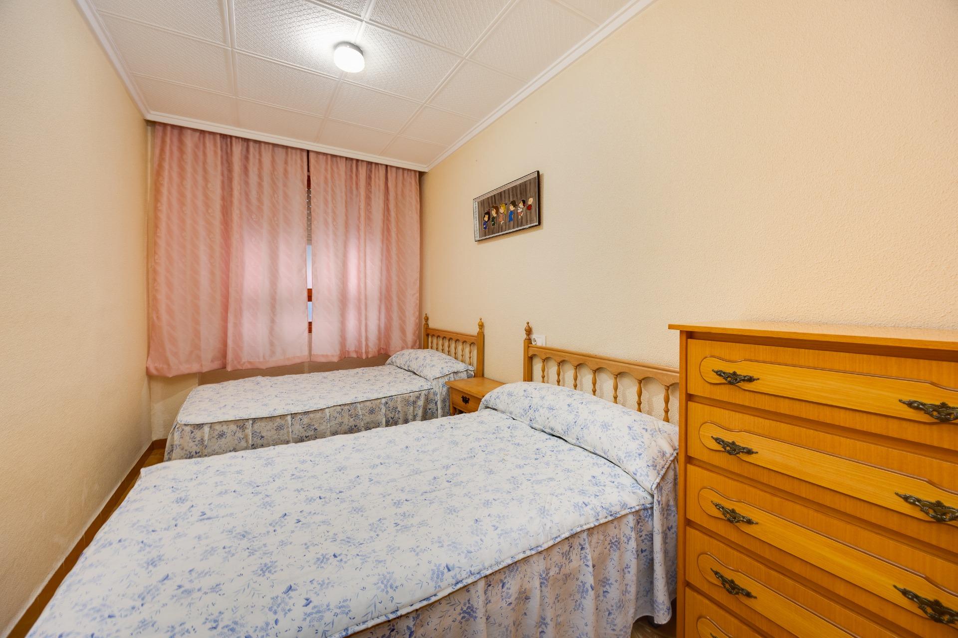 Apartamento en primera línea con vistas frontales al mar en  - foto 11