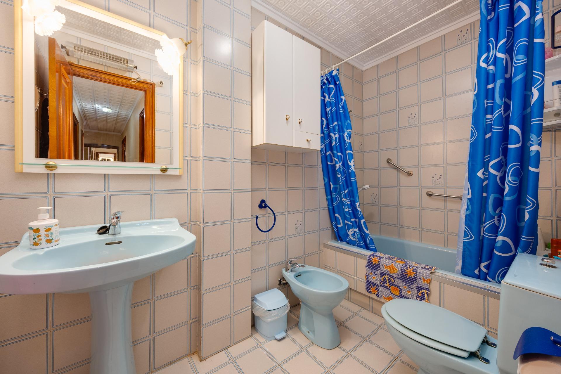 Apartamento en primera línea con vistas frontales al mar en  - foto 21
