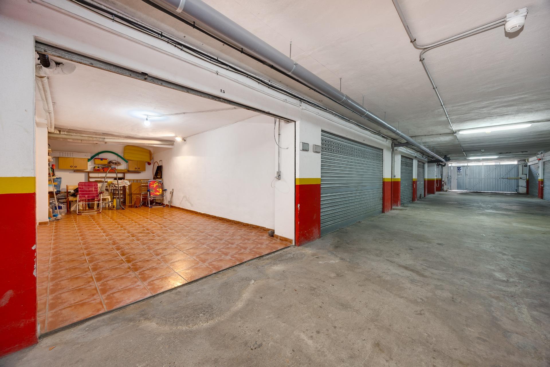 Apartamento en primera línea con vistas frontales al mar en  - foto 22