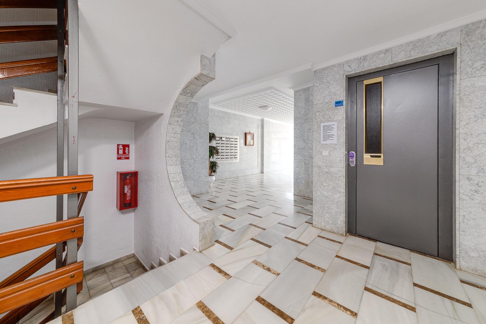 Apartamento en primera línea con vistas frontales al mar en  - foto 27