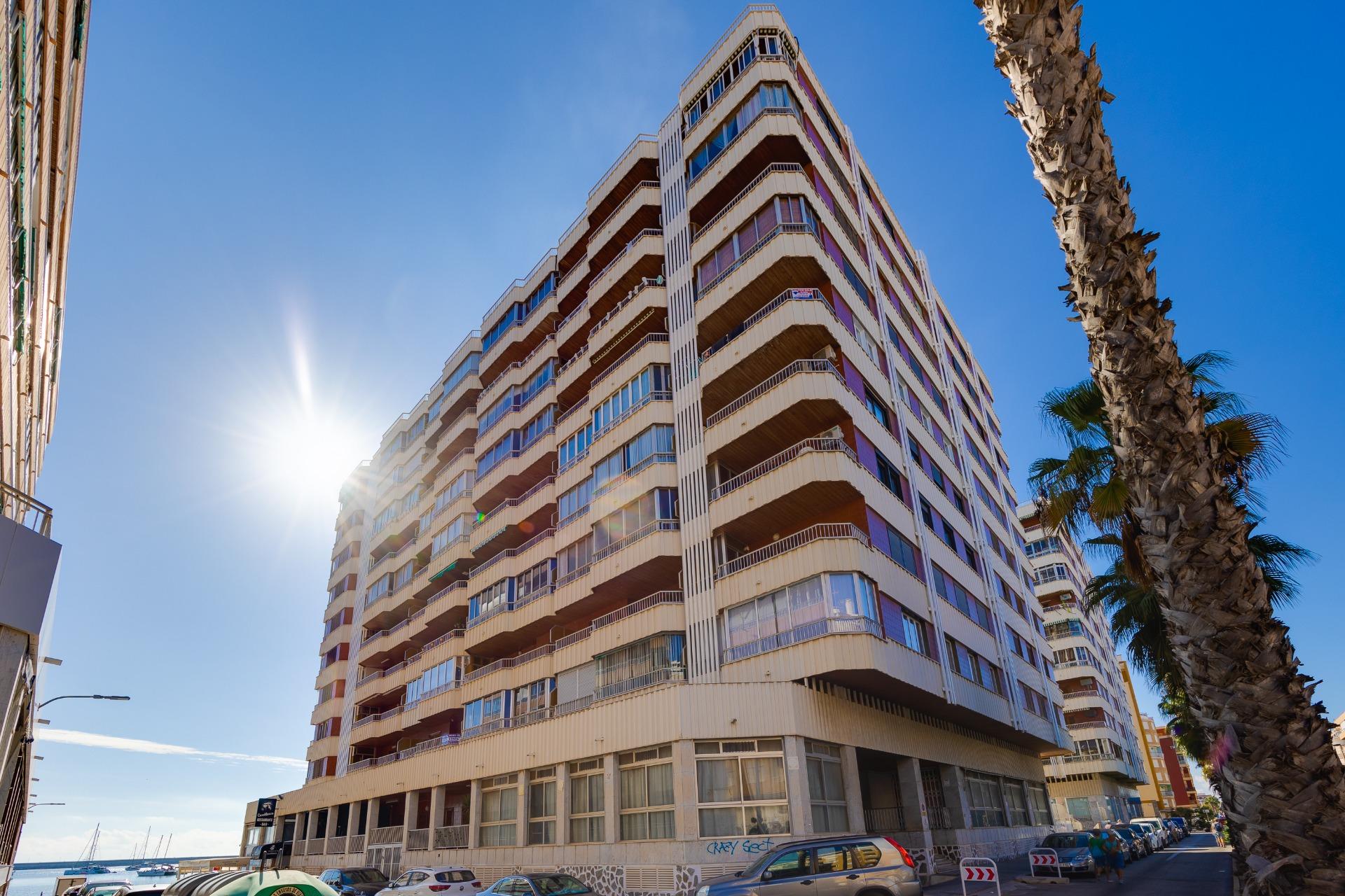 Apartamento en primera línea con vistas frontales al mar en  - foto 36