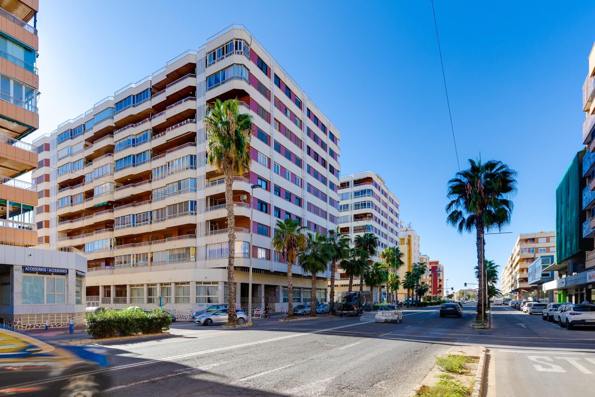 Apartamento en primera línea con vistas frontales al mar en  - foto 37