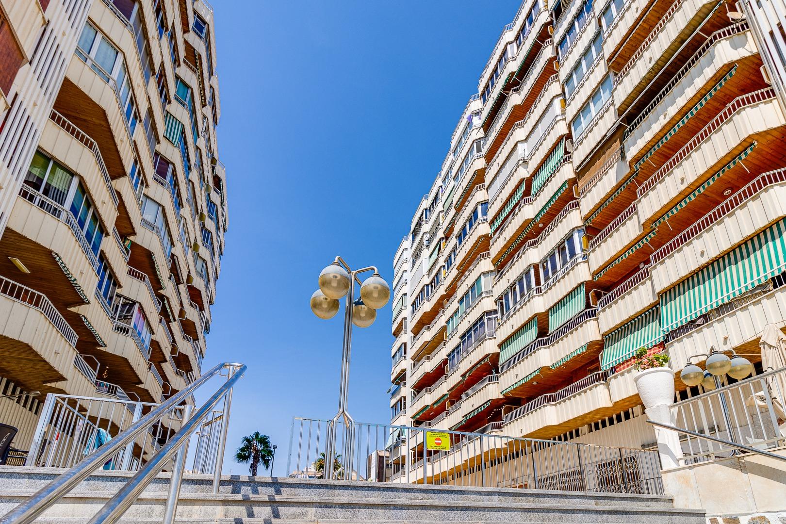 Apartamento en primera línea con vistas frontales al mar en  - foto 45