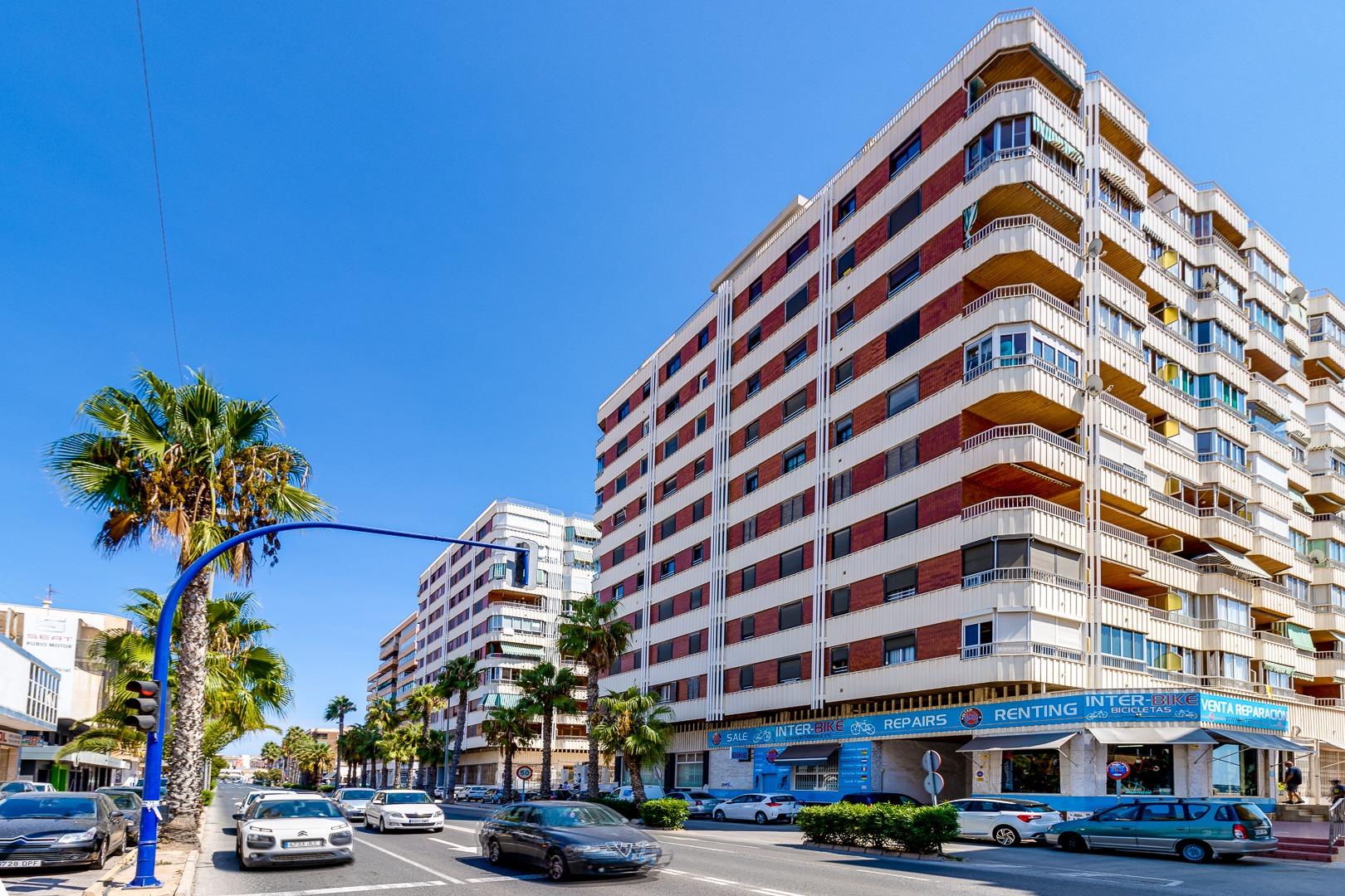 Apartamento en primera línea con vistas frontales al mar en  - foto 47