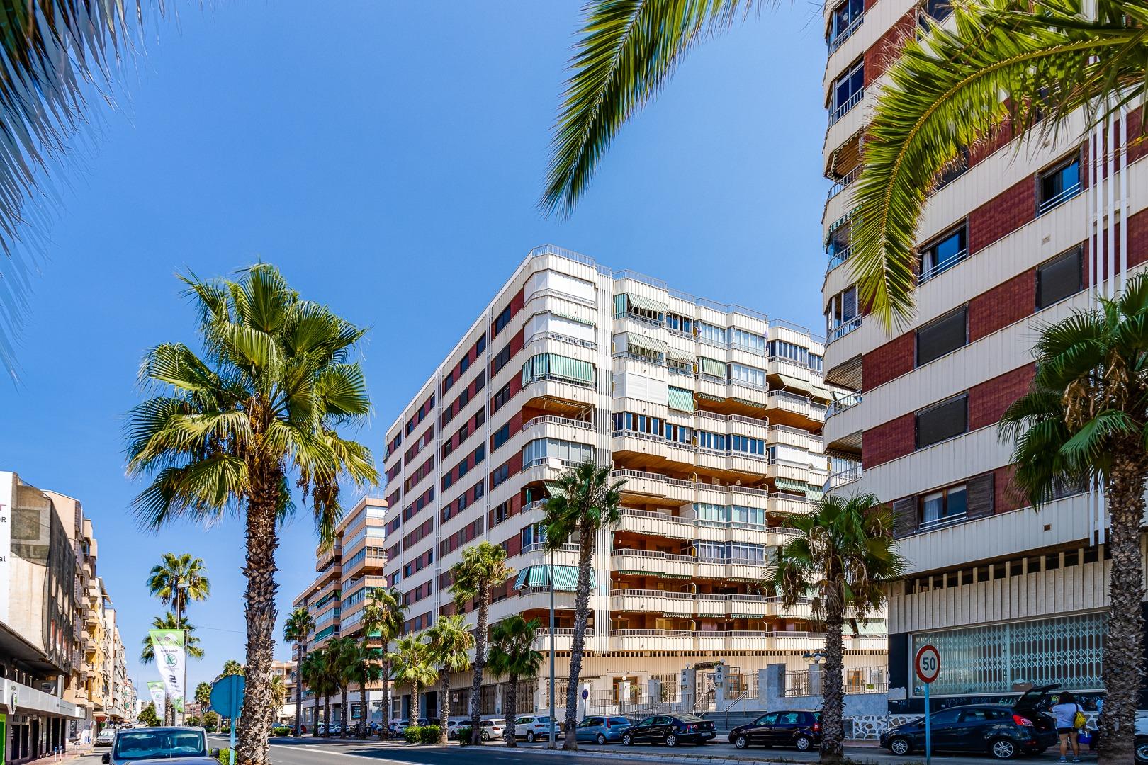Apartamento en primera línea con vistas frontales al mar en  - foto 48