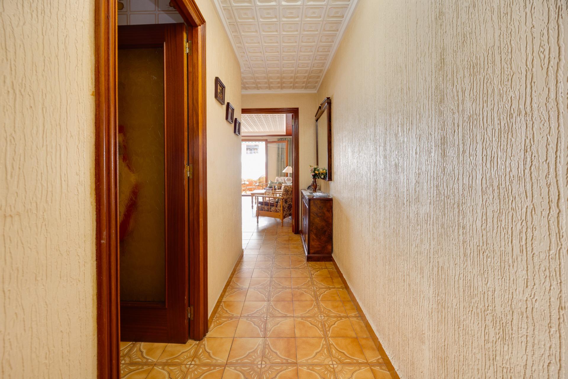 Apartamento en primera línea con vistas frontales al mar en  - foto 6