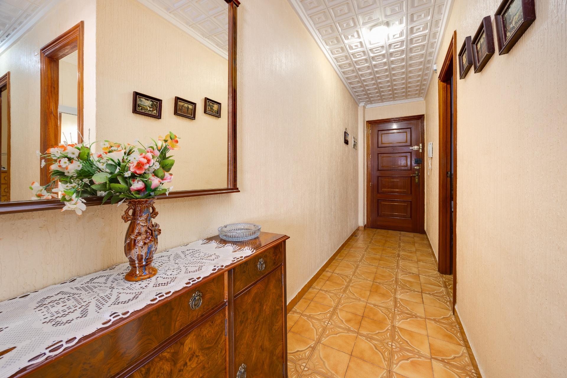 Apartamento en primera línea con vistas frontales al mar en  - foto 7