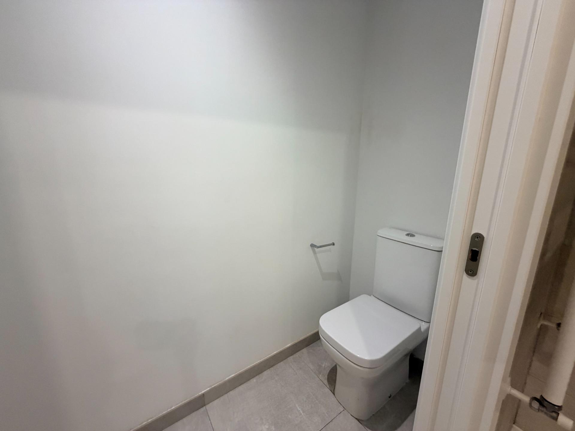 ESTUPENDO BAJO EN NUGA CASTELLANA - foto 19