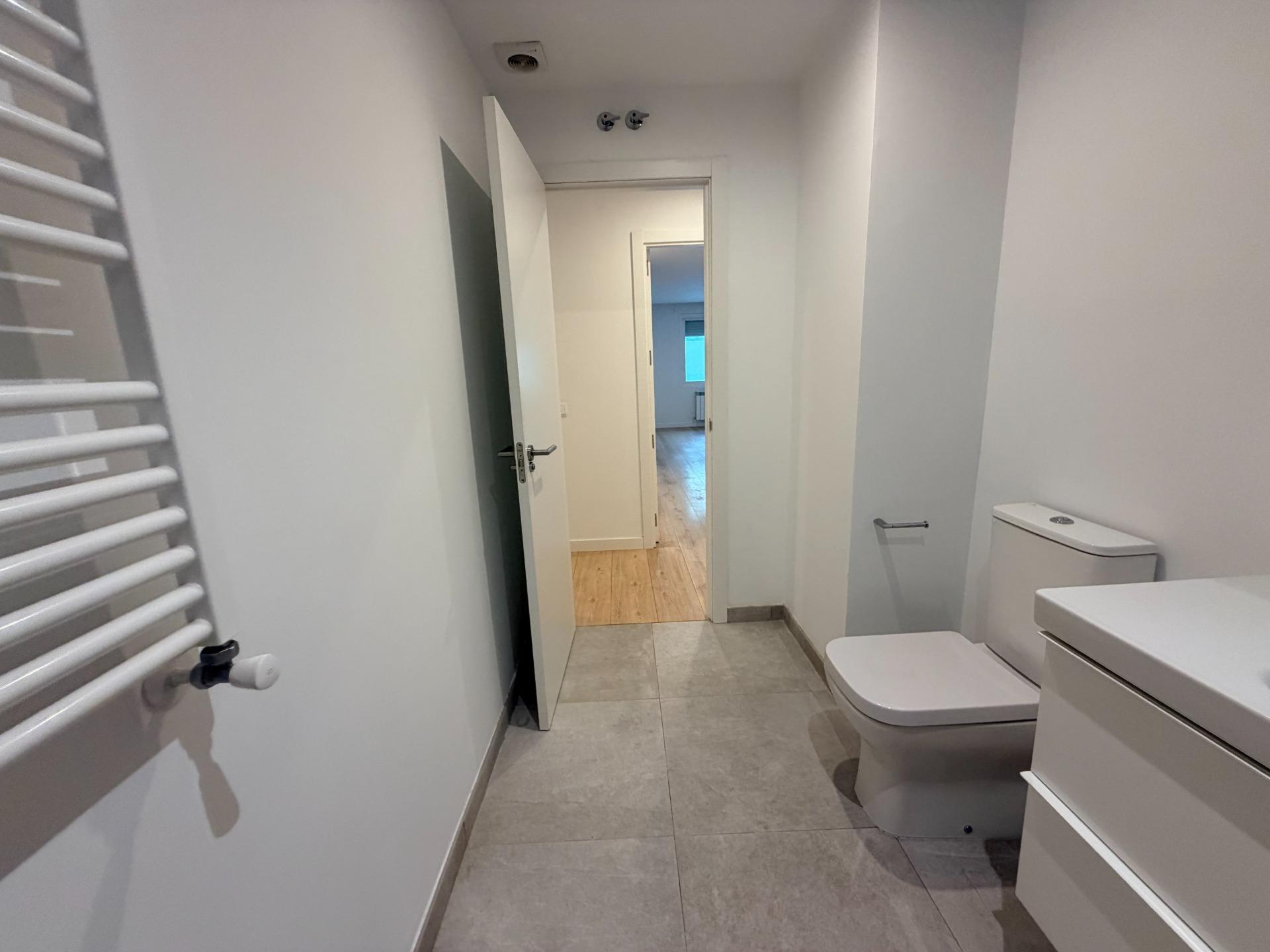 ESTUPENDO BAJO EN NUGA CASTELLANA - foto 24