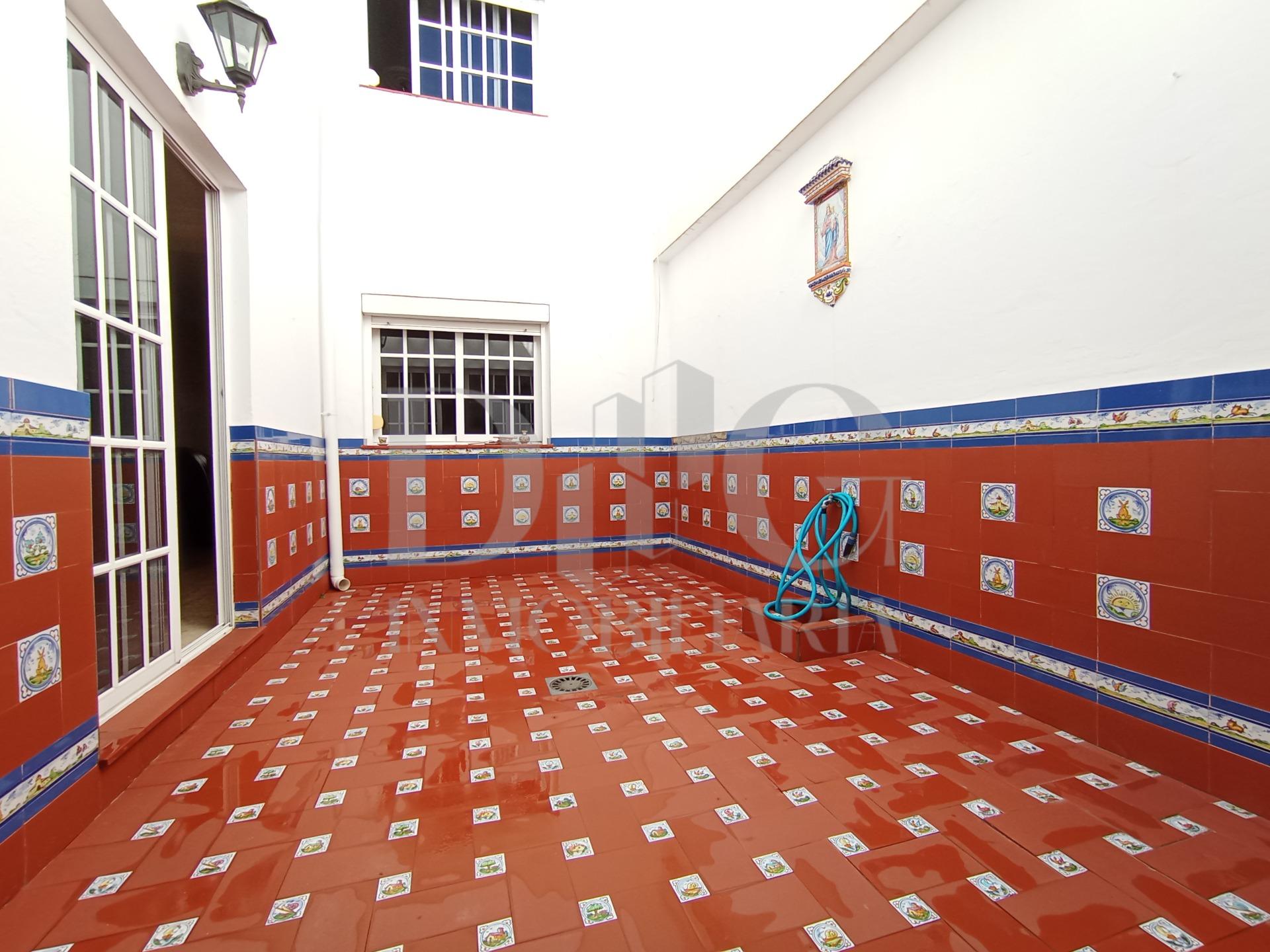 casa en el centro Dos Hermanas con cochera 3 habitaciones 3w - foto 5