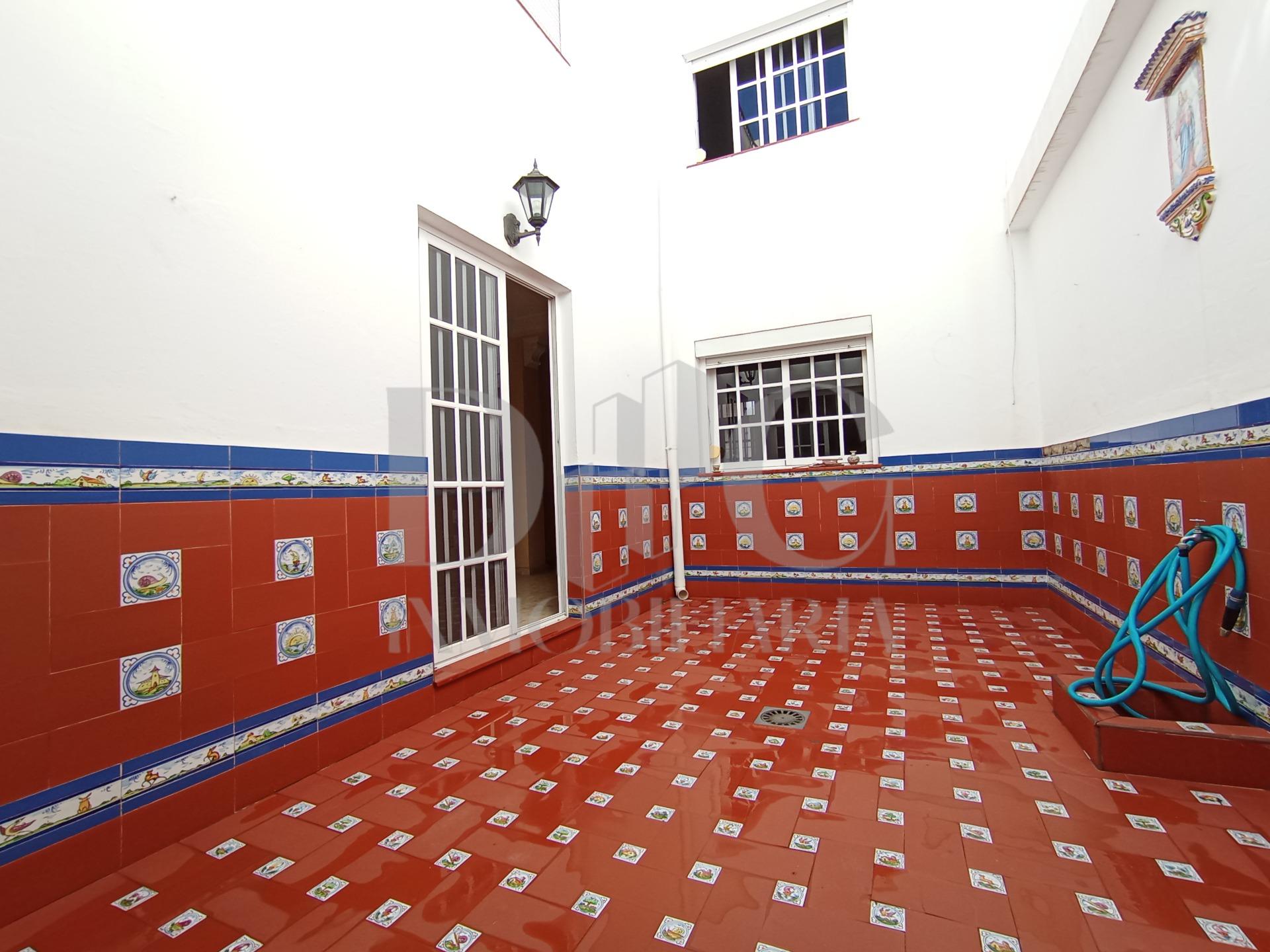casa en el centro Dos Hermanas con cochera 3 habitaciones 3w - foto 6