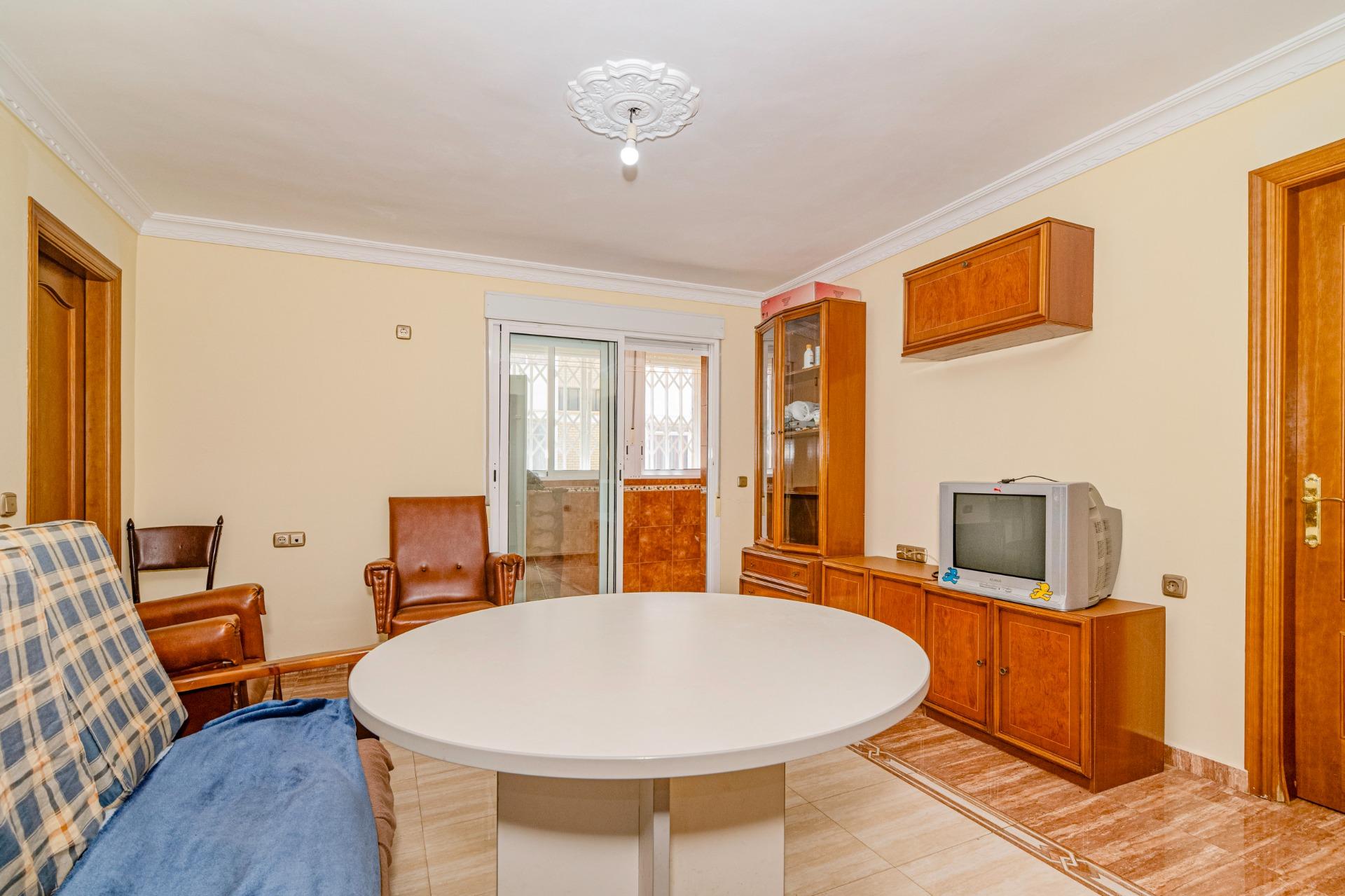 OPORTUNIDAD EN VENTA DE PISO DE TRES DORMITORIOS EN ANTEQUER