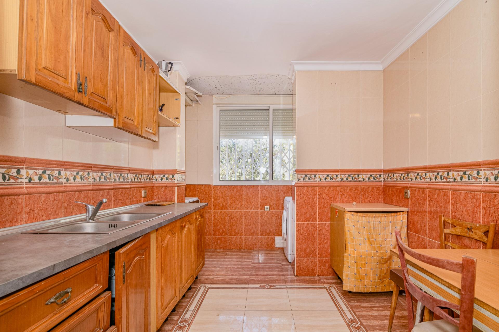 OPORTUNIDAD EN VENTA DE PISO DE TRES DORMITORIOS EN ANTEQUER - foto 18