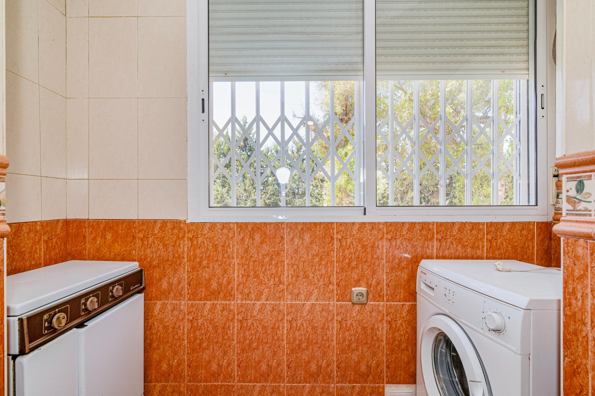 OPORTUNIDAD EN VENTA DE PISO DE TRES DORMITORIOS EN ANTEQUER - foto 23
