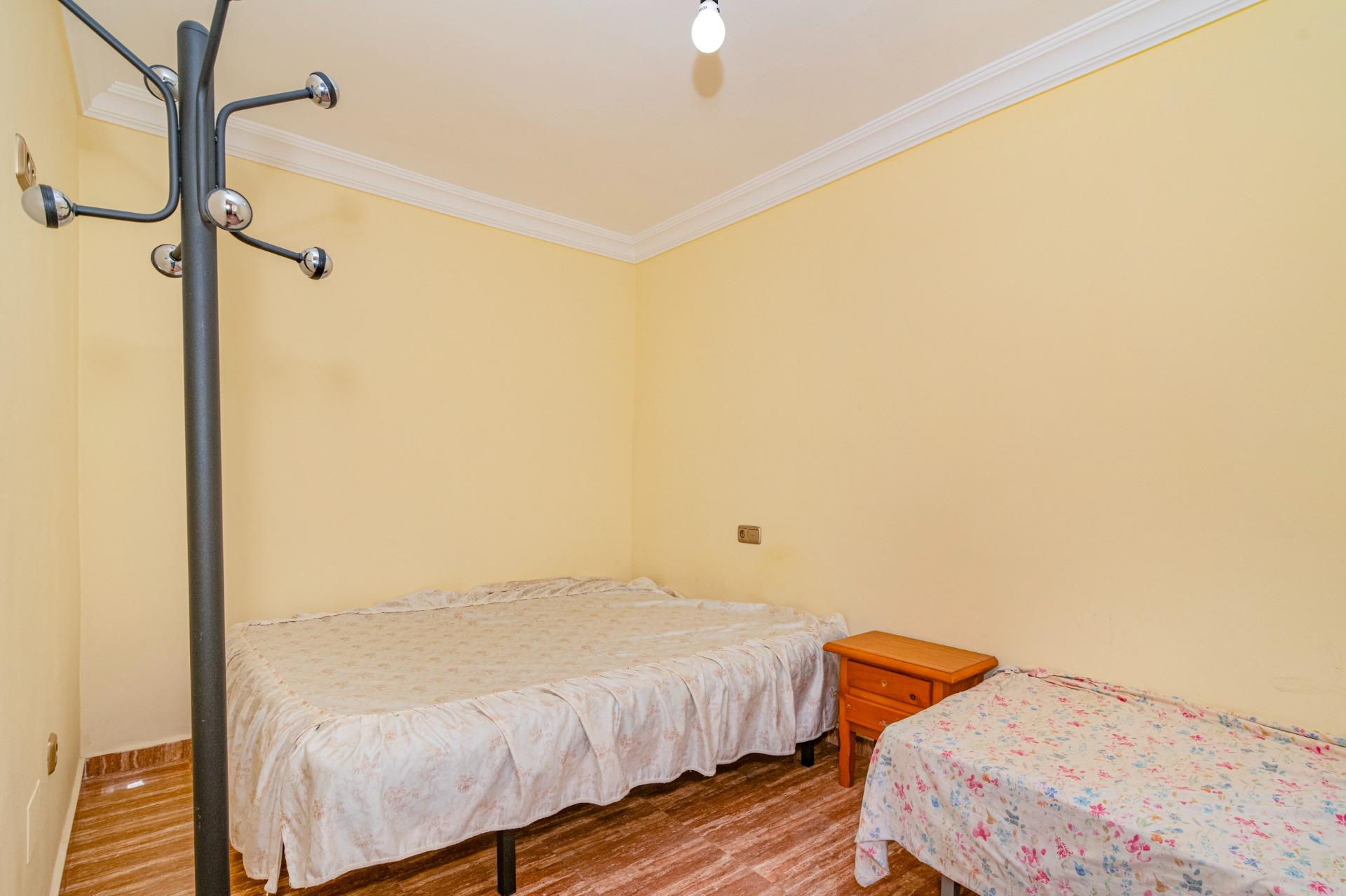 OPORTUNIDAD EN VENTA DE PISO DE TRES DORMITORIOS EN ANTEQUER - foto 6