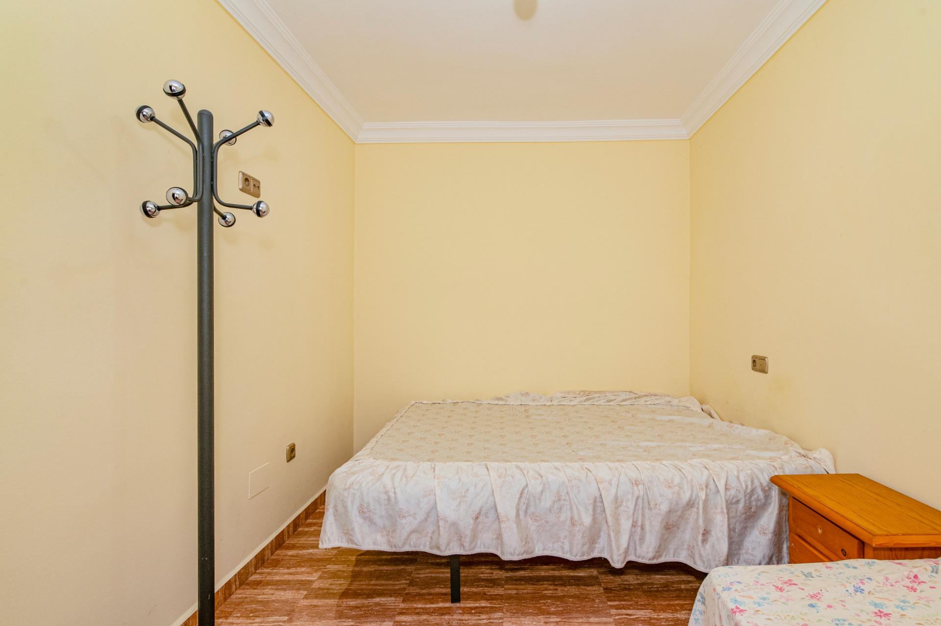 OPORTUNIDAD EN VENTA DE PISO DE TRES DORMITORIOS EN ANTEQUER - foto 7