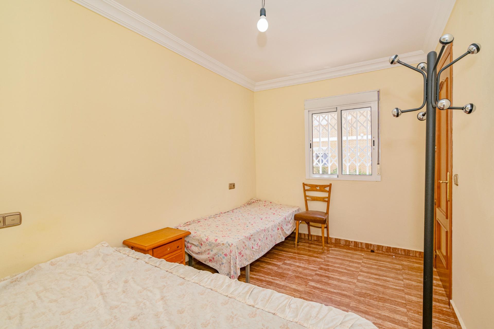 OPORTUNIDAD EN VENTA DE PISO DE TRES DORMITORIOS EN ANTEQUER - foto 8