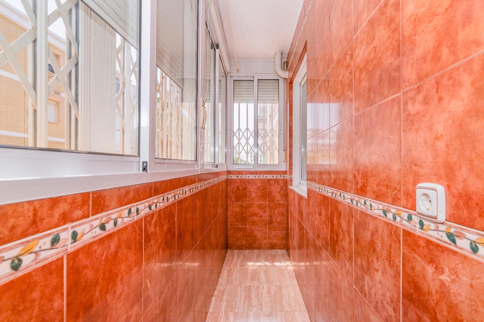 OPORTUNIDAD EN VENTA DE PISO DE TRES DORMITORIOS EN ANTEQUER - foto 9