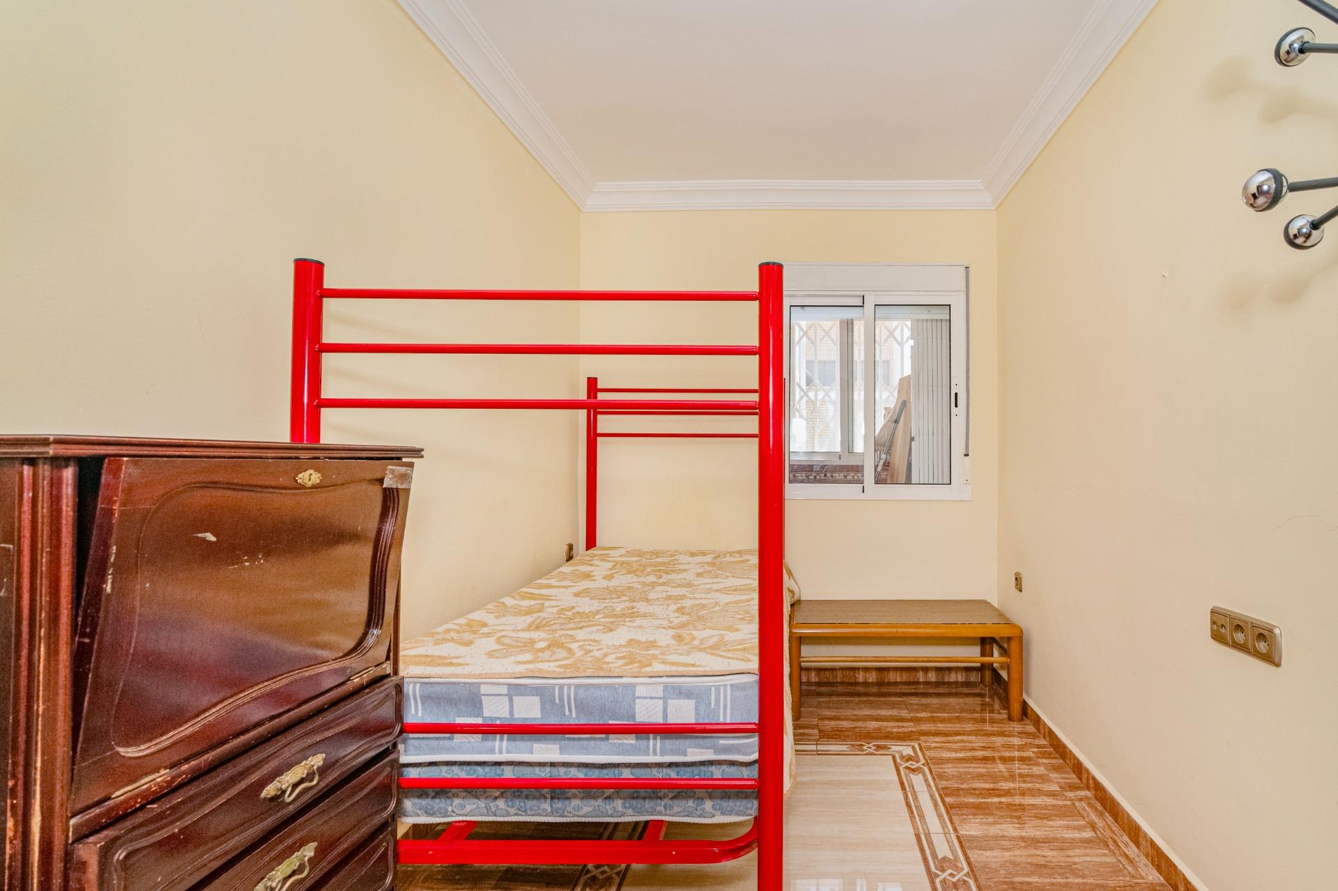 OPORTUNIDAD EN VENTA DE PISO DE TRES DORMITORIOS EN ANTEQUER - foto 10