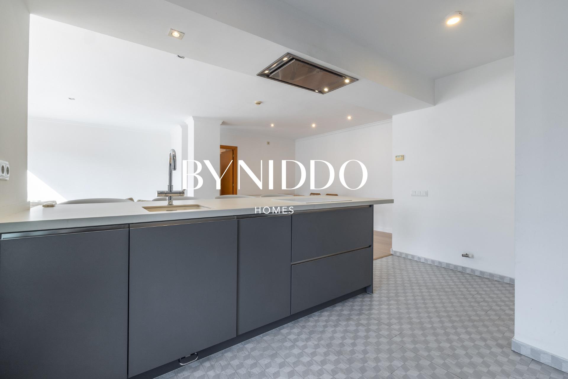 Exclusivo ático reformado con terraza en Parc Central - foto 14